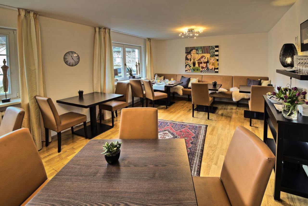 Weingut & Gaestehaus Christoph Cluesserath Trittenheim Buitenkant foto